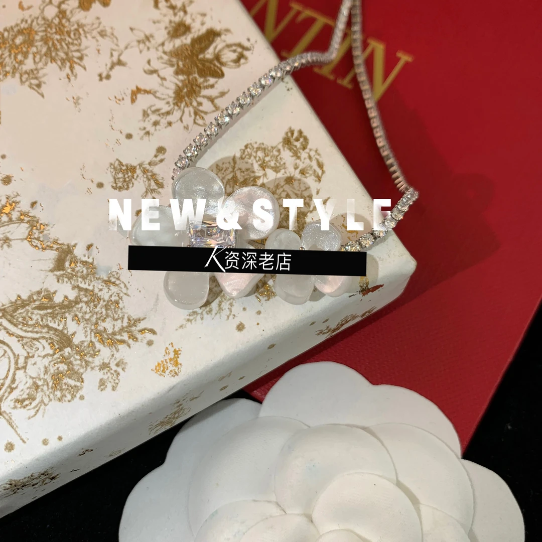 铜合金项链 KK 小众超仙花朵系列项链镶钻白鹿同款锁骨链~1172