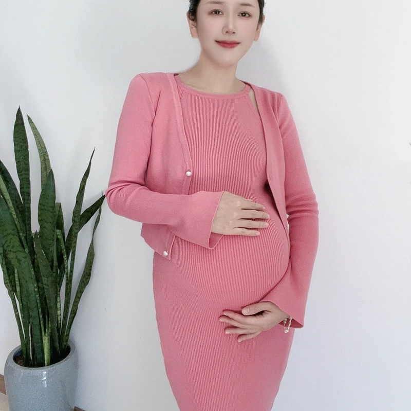 孕妇秋冬季温柔显白修身针织两件套减龄喇叭袖开衫圆领背心裙套装