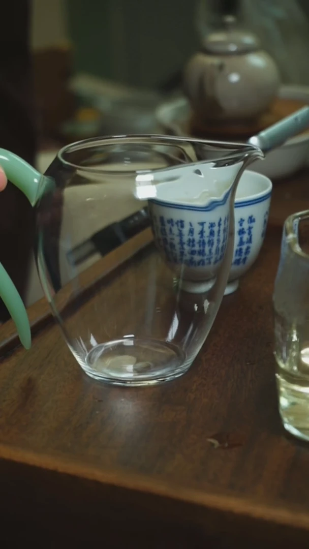 【闪购商品】玻璃带把手的公道杯
