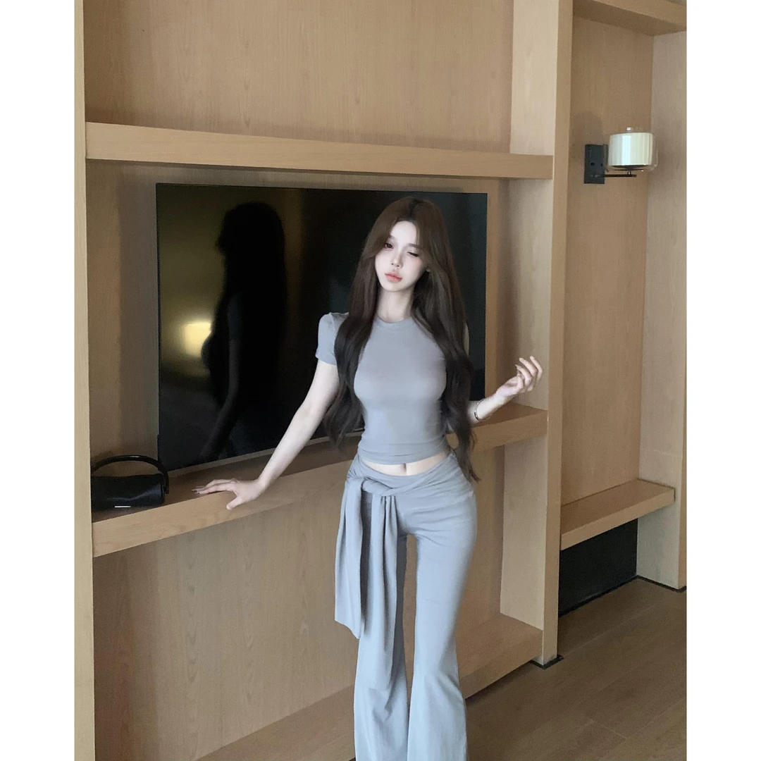 灰色修身短袖T恤上衣茶系穿搭套装女夏季绑带针织休闲裤子两件套