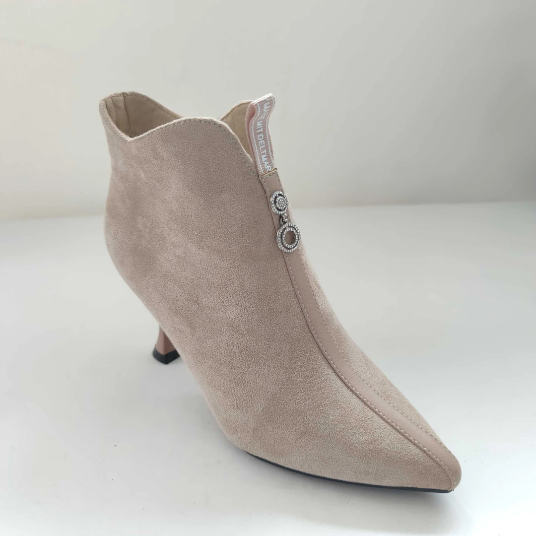 正常尺码  时尚女靴 V2196114 米白色