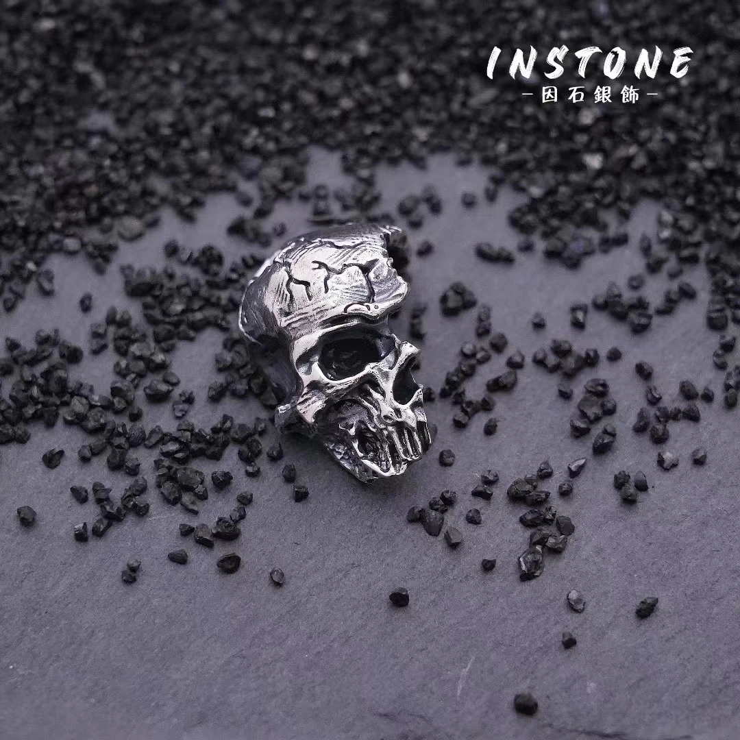 鸿聚隆 吊坠925银 NO122欧美霸气半脸骷髅吊坠做旧个性创意时尚款