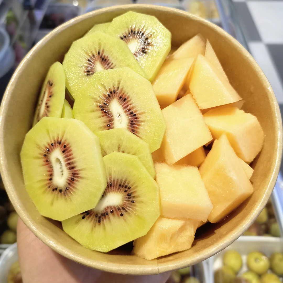 果切现切哈密瓜+猕猴桃（不低于300克）