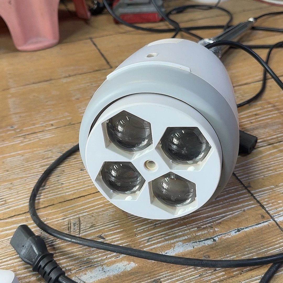 不包邮镭射蜂眼灯一台价