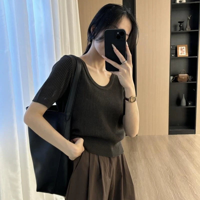 秋季必买的打底针织衫 好搭配好看