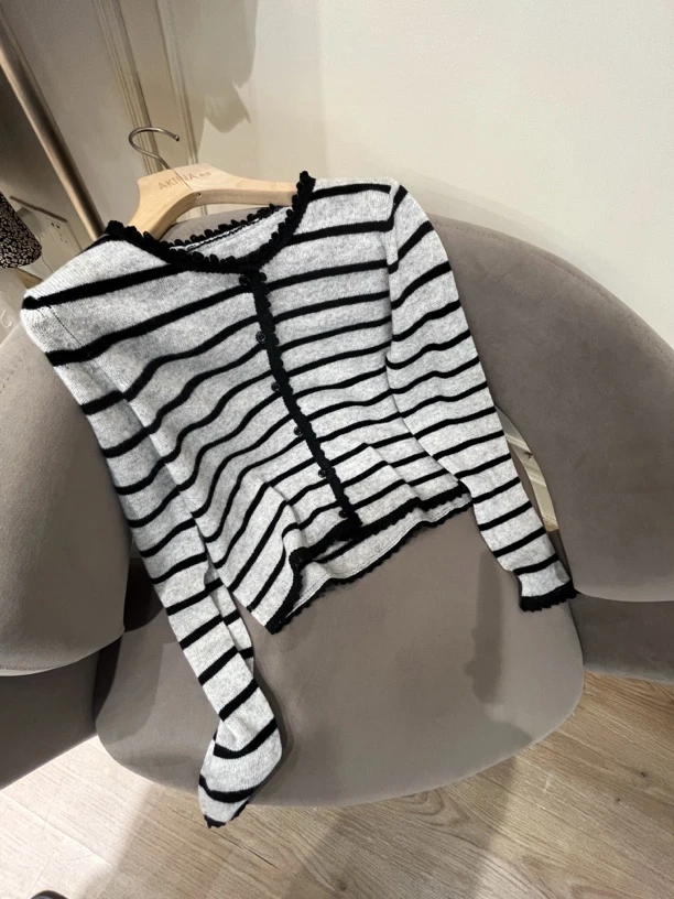 【AKINA秋奈家】条纹蕾丝边开衫毛衣