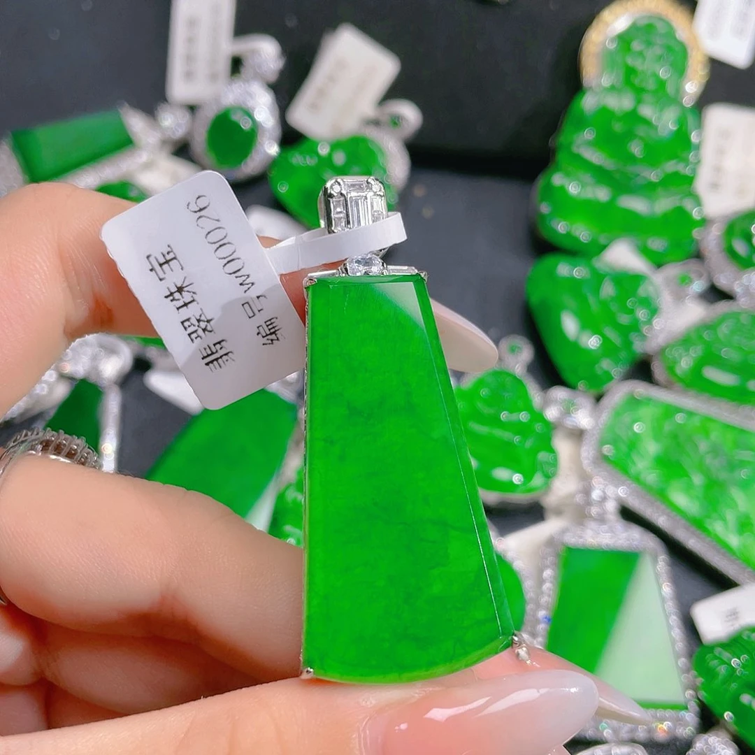 翡翠吊坠(不含链)未镶嵌