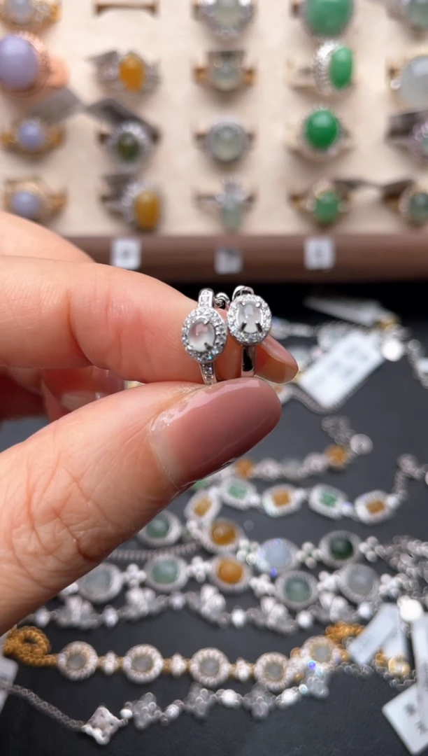 【闪购商品】翡翠耳钉银S925镶嵌111111