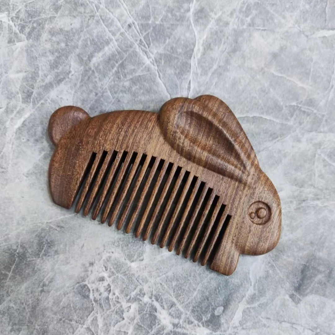 QQ原创黑金檀精雕便携口袋木梳--大耳朵小兔双面可爱备