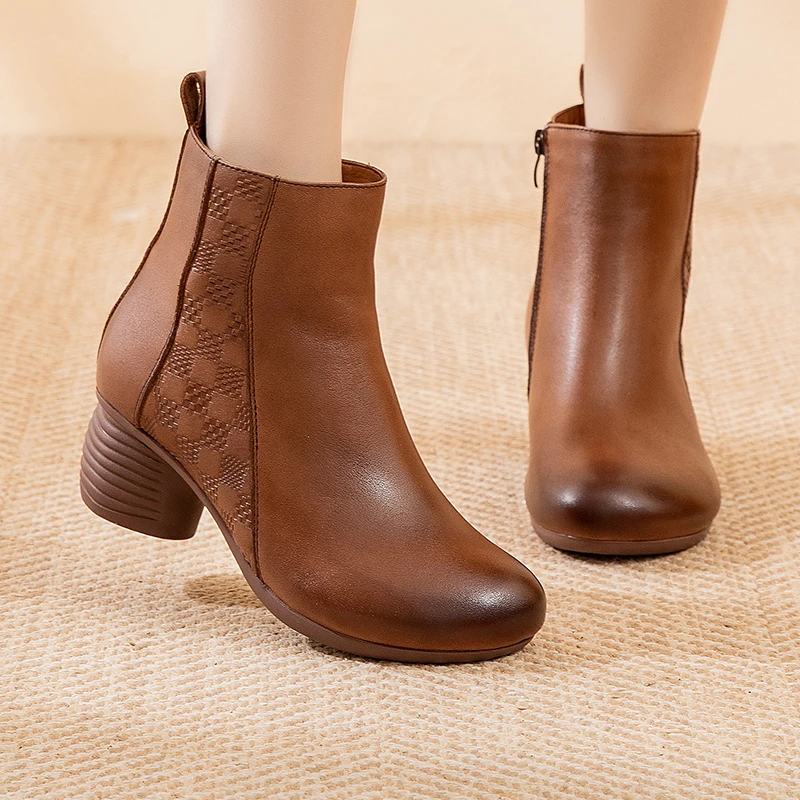 6356舒适时尚百搭女靴软底复古粗跟短靴新款女鞋靴子