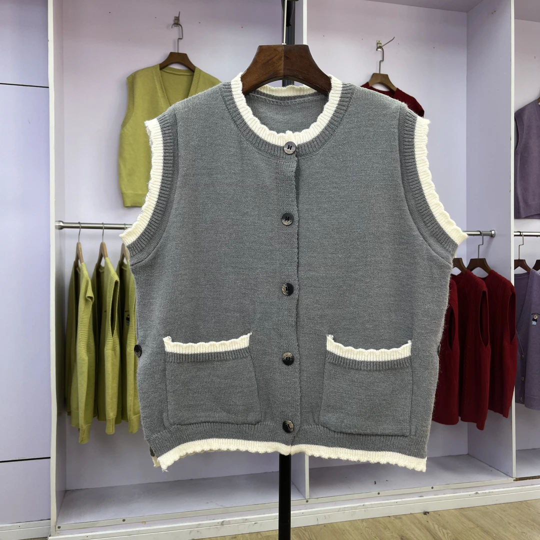 525 2024秋冬新款文艺清新灰色圆领针织背心开叉马夹女口袋马甲