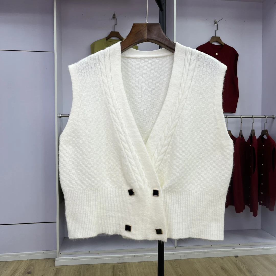 577 白色针织毛衣马甲女秋季设计感小个子叠穿坎肩打底背心上衣