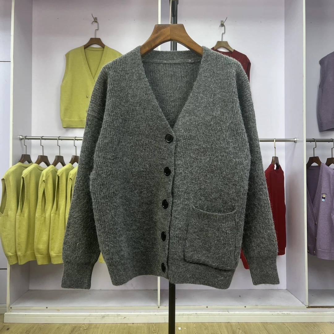 128 V领女落肩袖纯色扣单口袋复古加厚ins休闲宽松慵懒风毛衣上衣