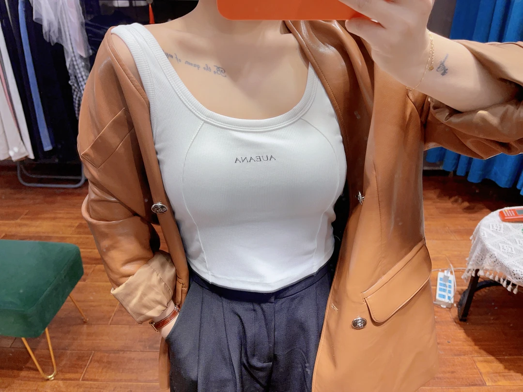 简单百搭自带定型胸垫小背心 弹性大 超百搭 短款背心吊带