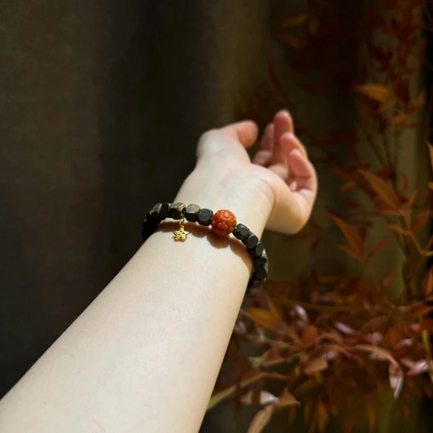 【景滢】棋楠沉香六方南红单珠单圈手串