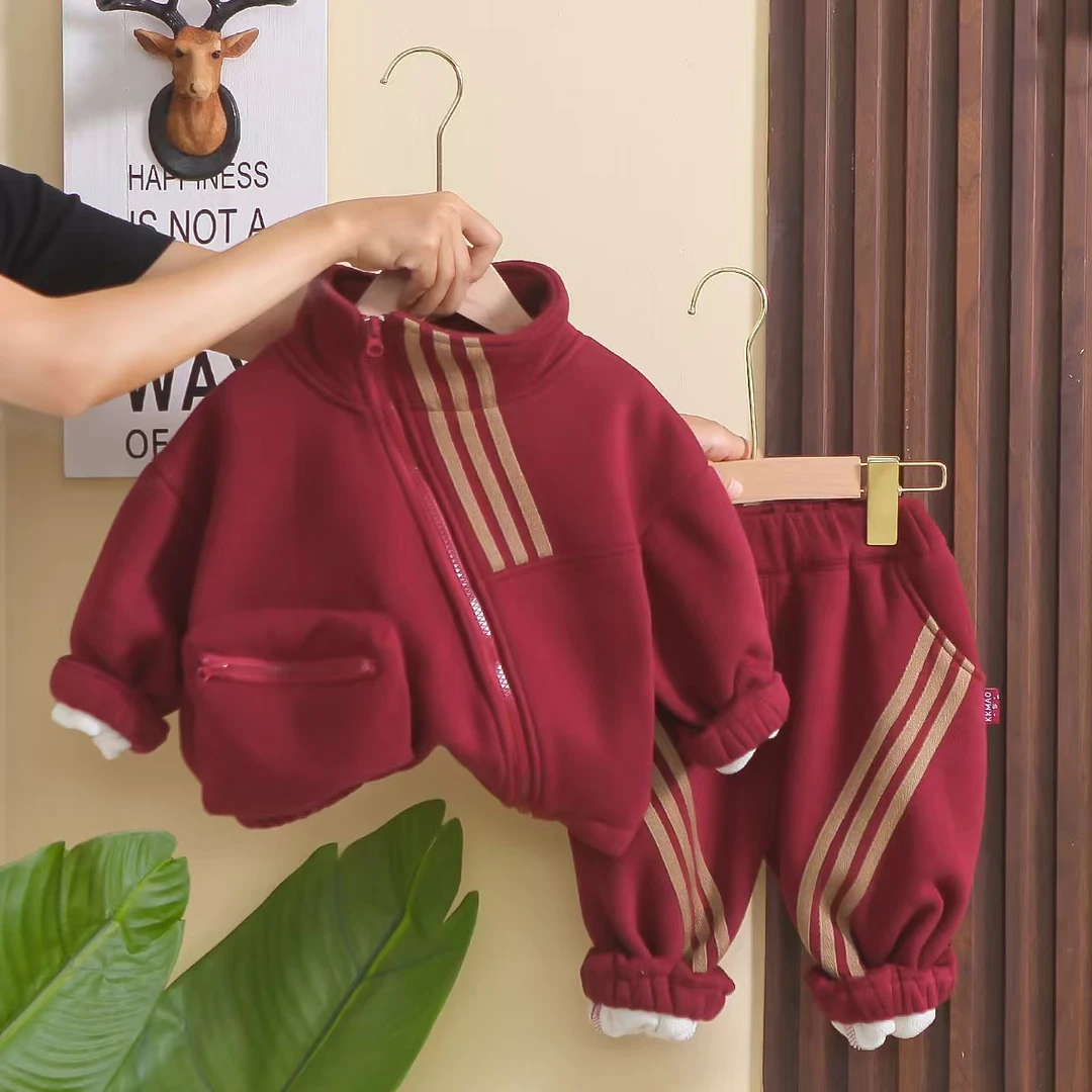 秋冬款男宝运动加绒保暖韩版中小童洋气斜拉链套装