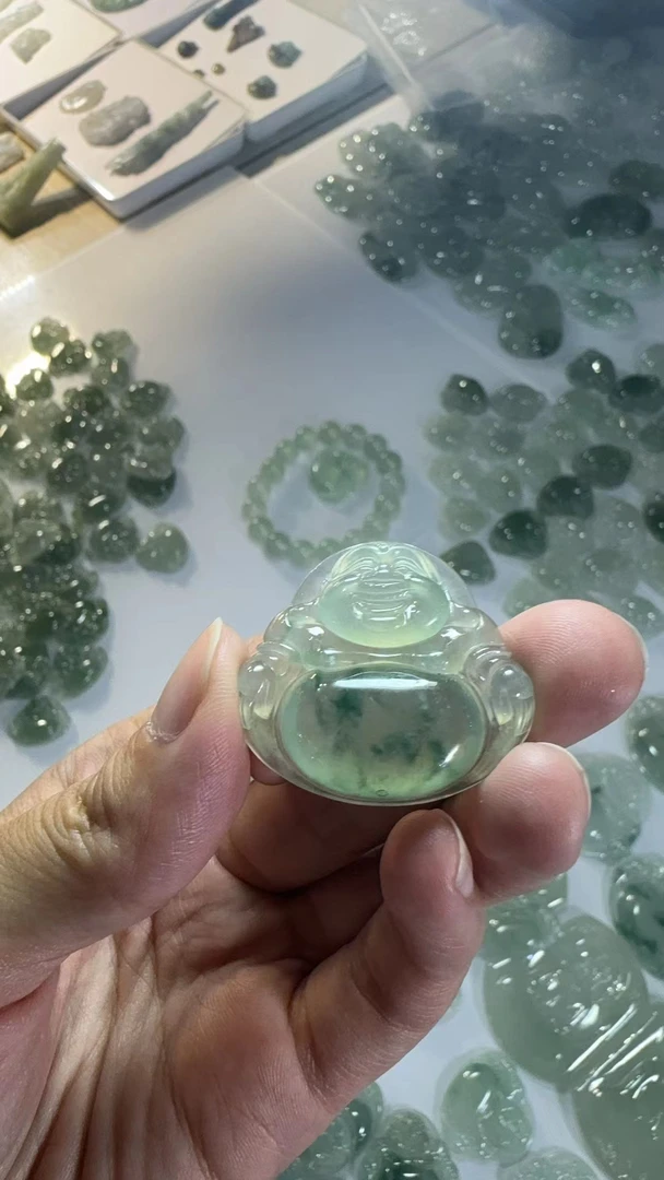 天然翡翠佛公吊坠