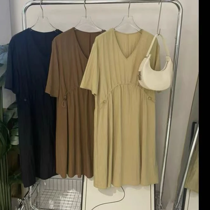 135两色抽绳连衣裙