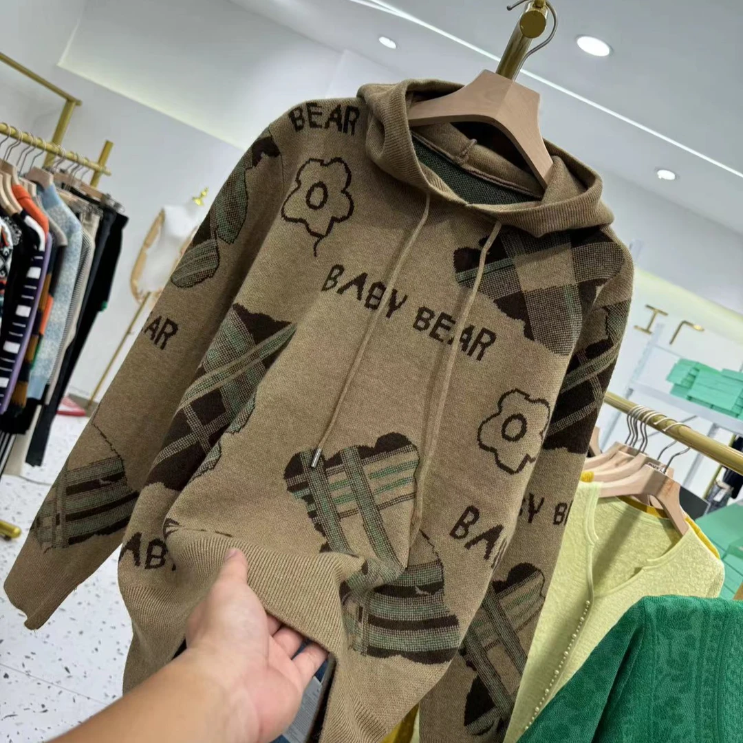 【涂鸦小熊帽衫】北极绒卡其色减龄妈妈装长袖针织衫