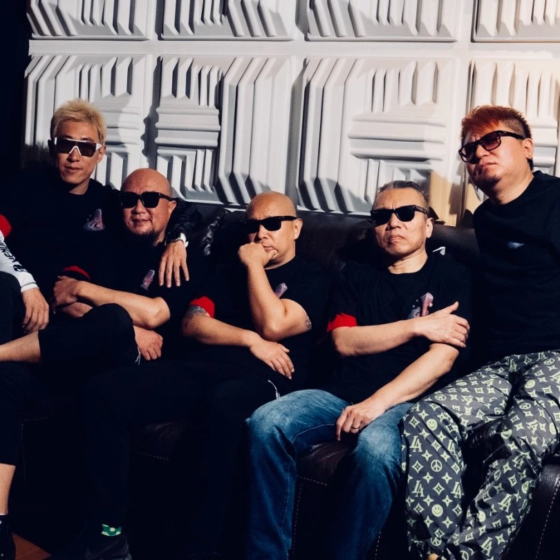 重磅联名-天堂乐队30周年✖️摇滚洗剪吹✖️Pogo Mosh摇滚黑色T恤