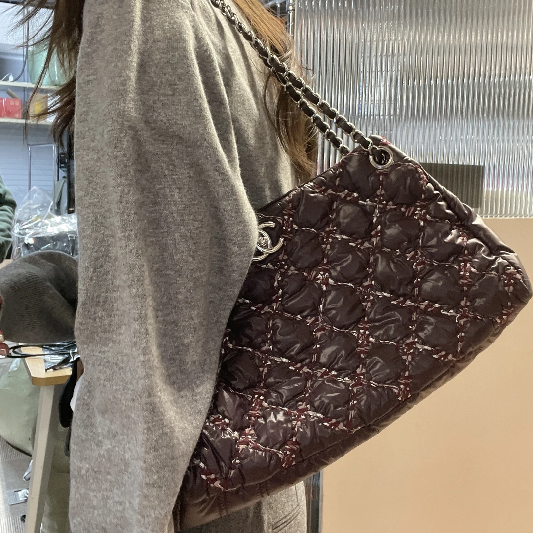 95新 Chanel/香奈儿 紫色外缝线羽绒泡芙单肩包