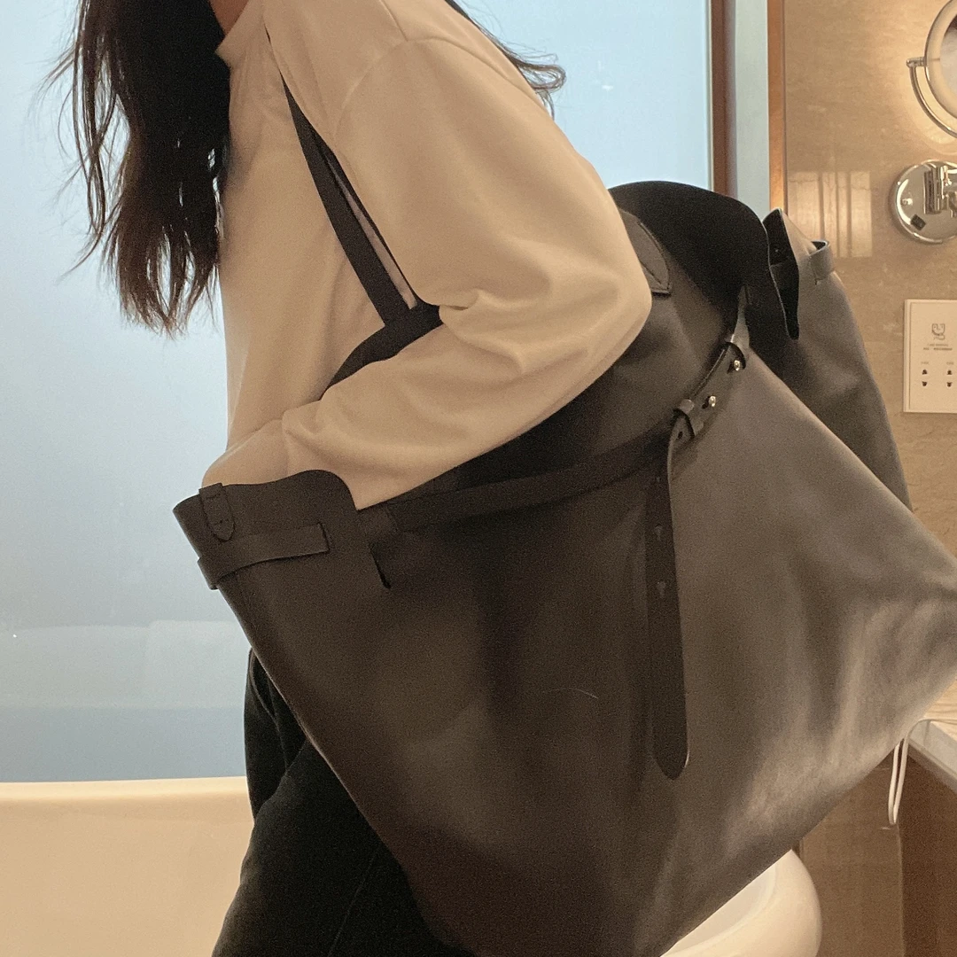 95新 BURBERRY/博柏利 深灰色托特手提单肩包