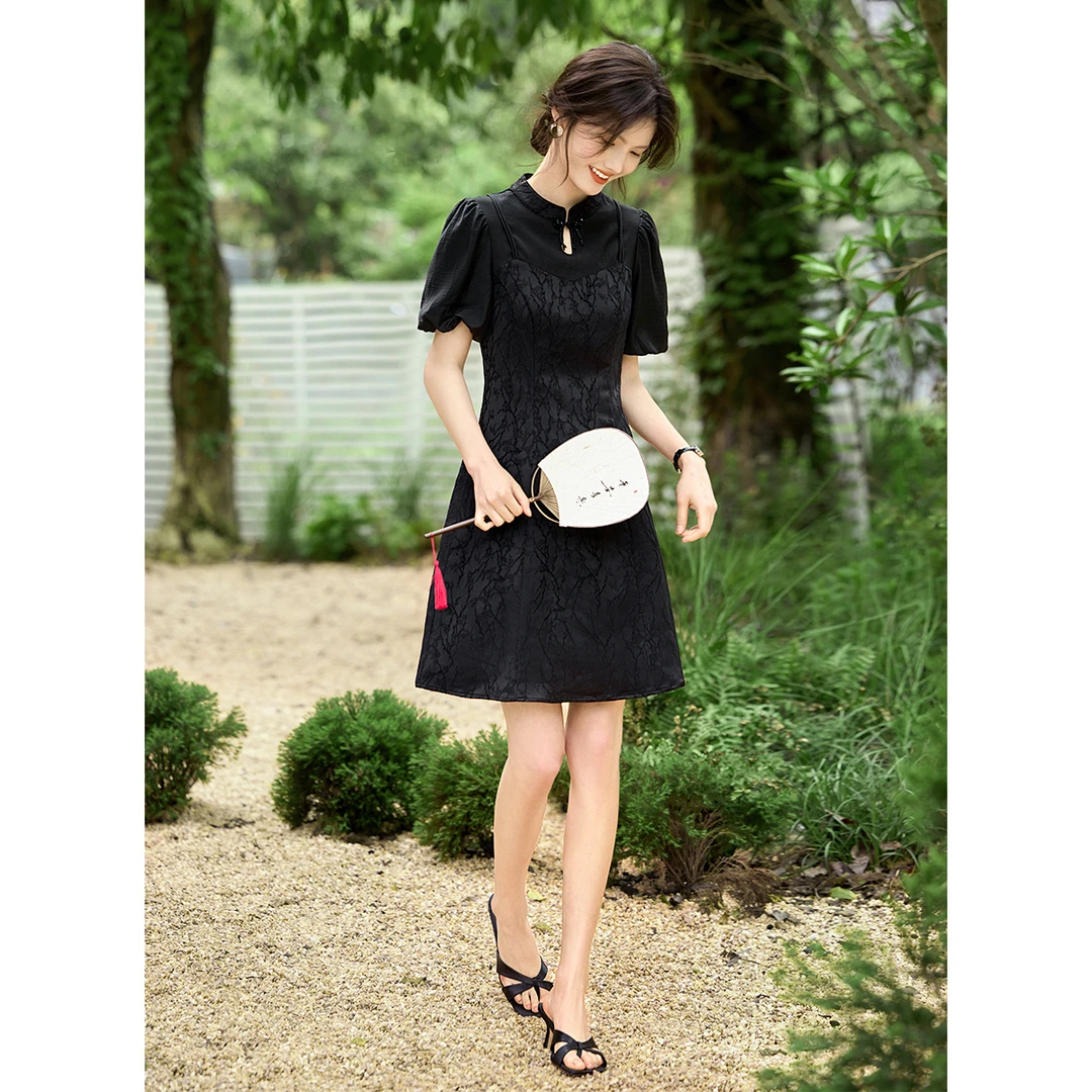 XWI/欣未2025新中式国风泡泡袖收腰短款改良旗袍款连衣裙60903