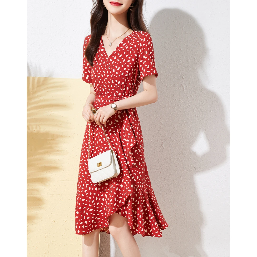 沫晗依美2024年法式度假风红色波点收腰显瘦飘逸连衣裙女23502