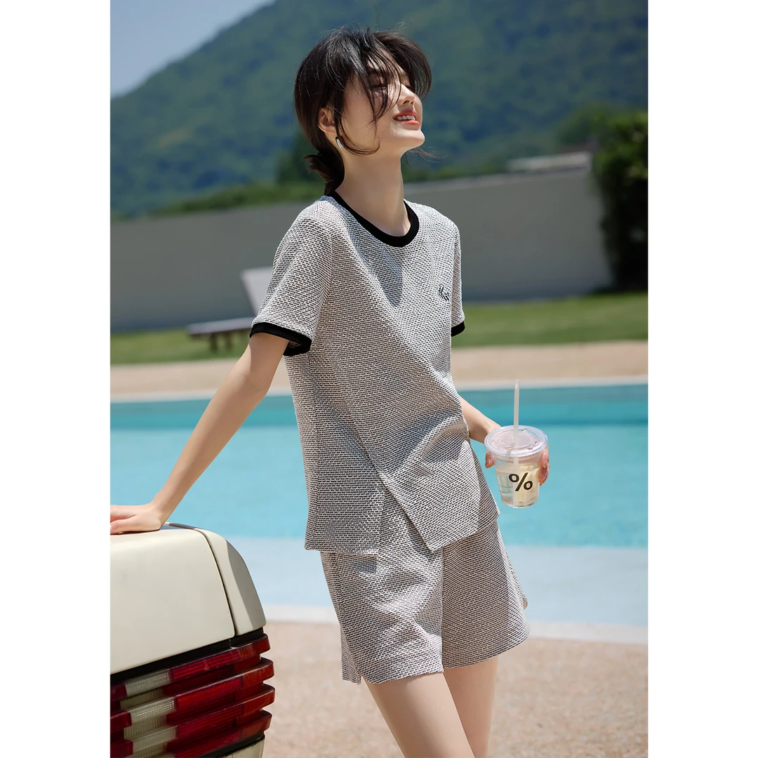 XWI/欣未休闲感松弛短裤套装2025夏季新款开叉上衣短裤小香风套装