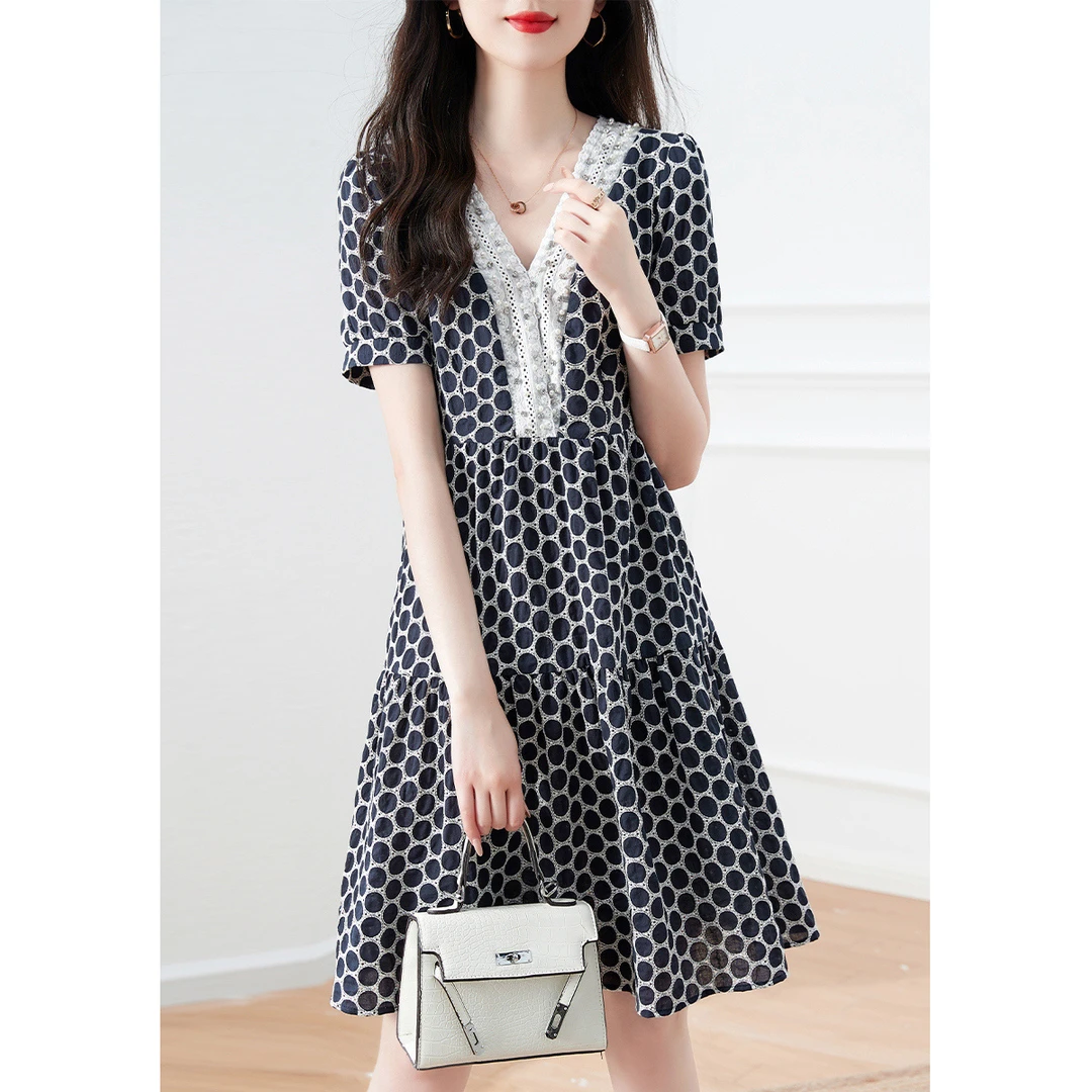 XWI/欣未2025夏显瘦棉布绣花蕾丝花边刺绣时尚女式连衣裙01013