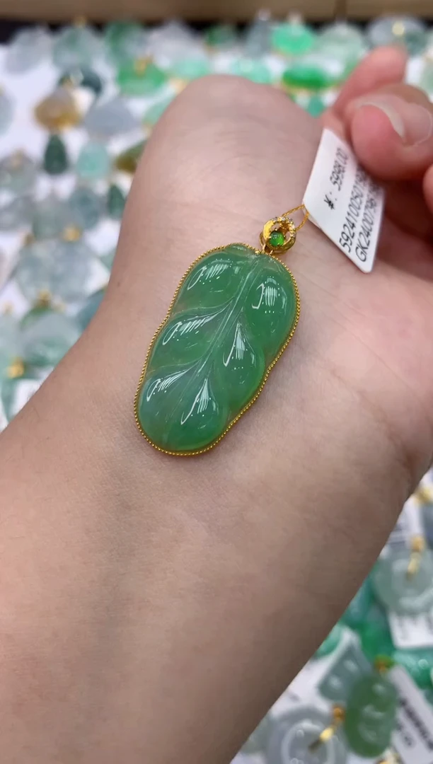 【闪购商品】翡翠颈饰18K金镶嵌111111111111