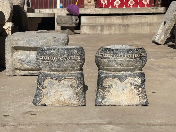 明黑油石剑腿柱墩一对