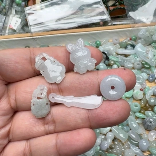 翡翠挂件未镶嵌梦**由福利