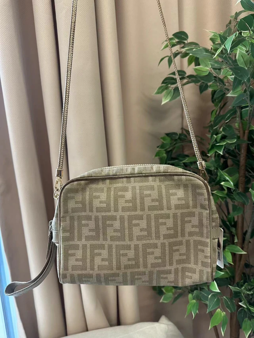 95新 FENDI/芬迪 芬迪棕色老花手拿包/5463111