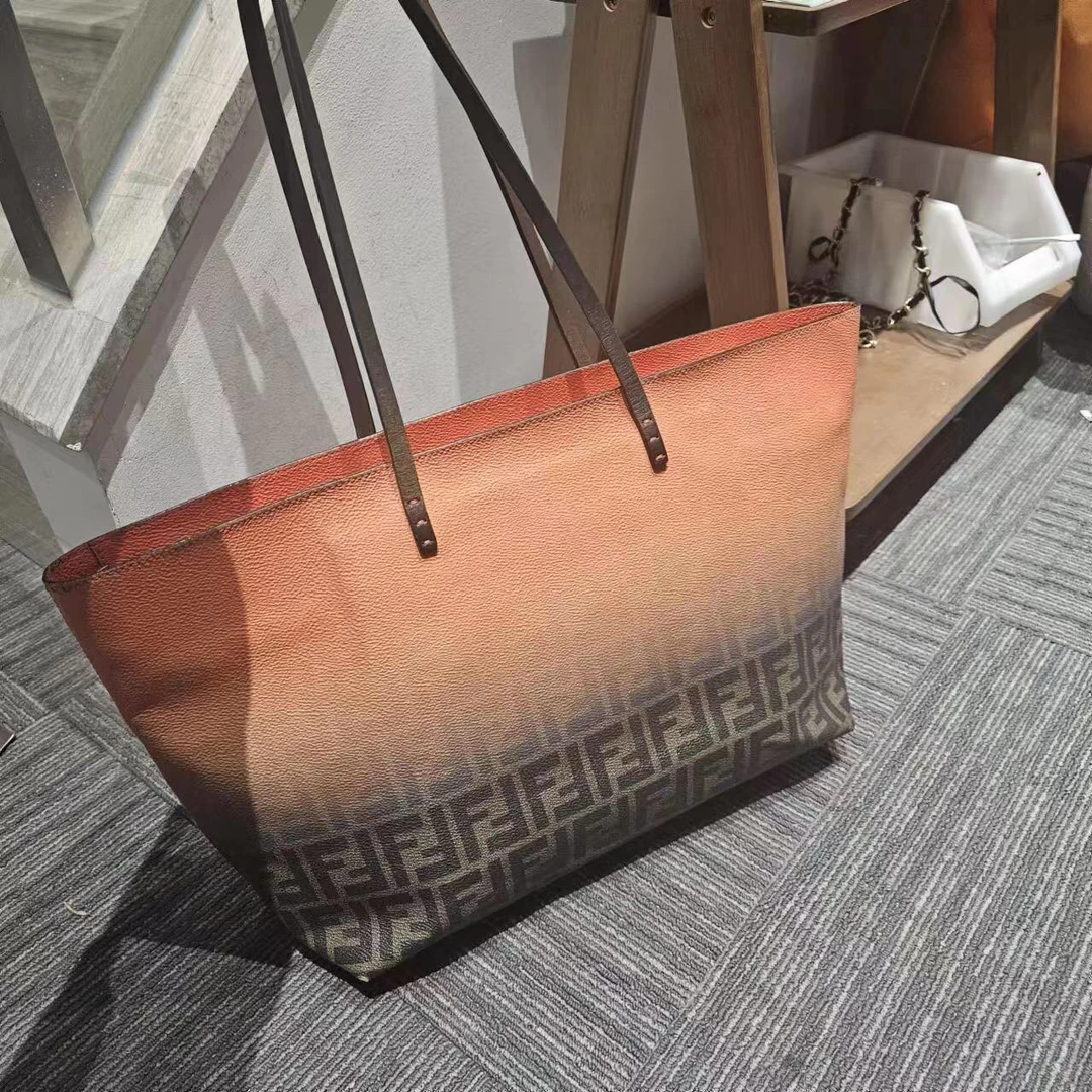 95新 FENDI/芬迪 芬迪渐变托特单肩包/6168579