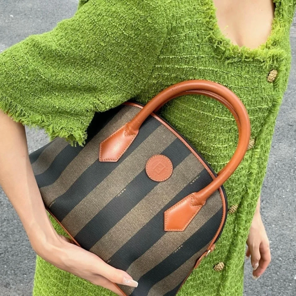 95新 FENDI/芬迪 fendi胡桃木贝壳手提包/3727358