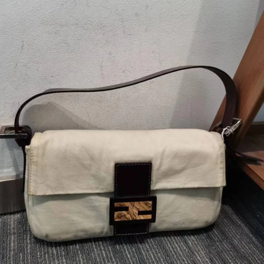 95新 FENDI/芬迪 fendi白色法棍单肩包/2258070