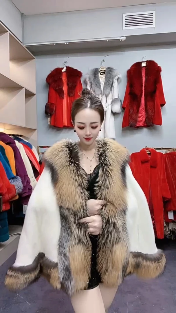 进口狐狸毛领斗篷披肩水貂皮草外套女整貂洋气廓形貂皮大衣2024新
