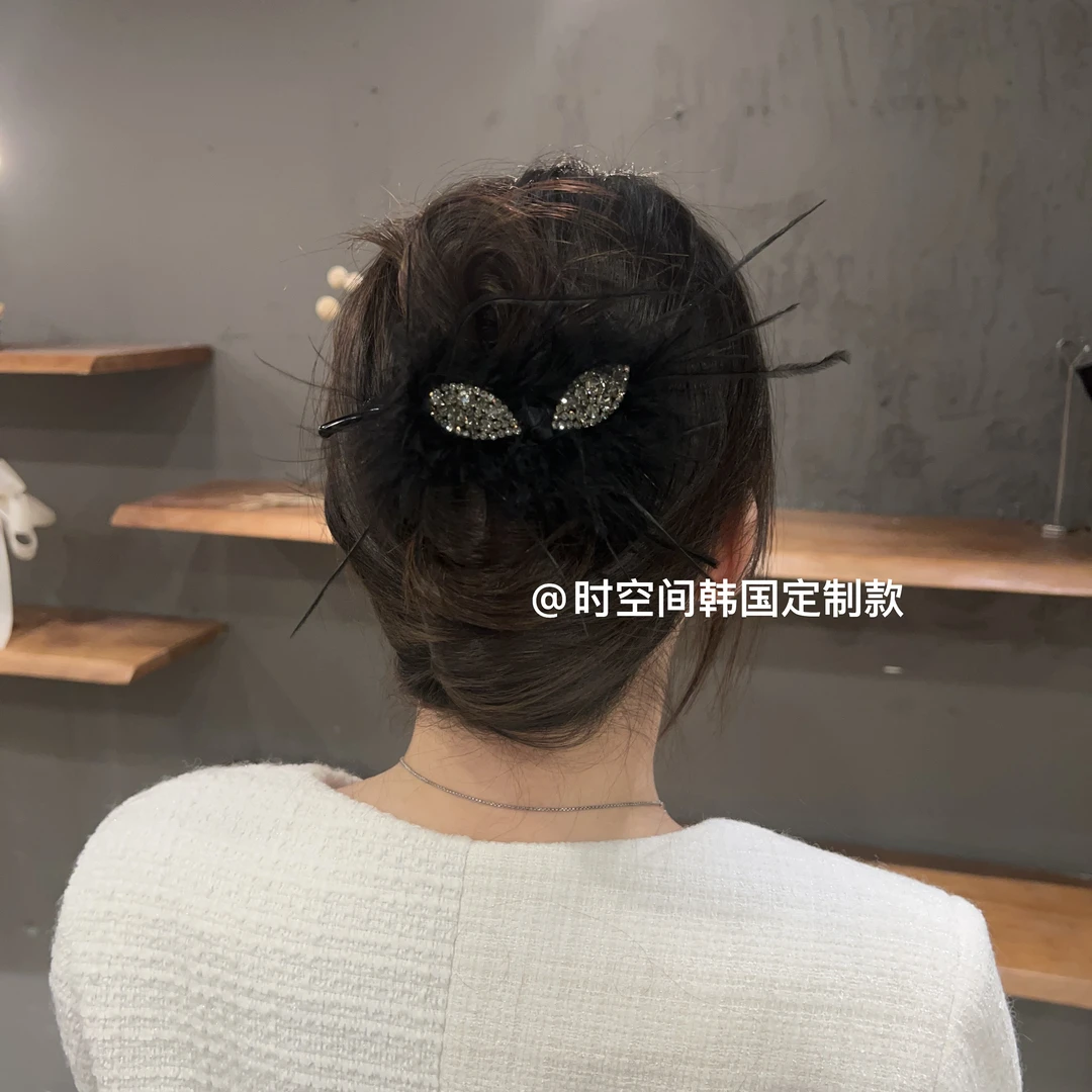 【上新】韩国轻奢贵气氛围感施家钻狐狸面具羽毛扭扭一字夹10cm发夹