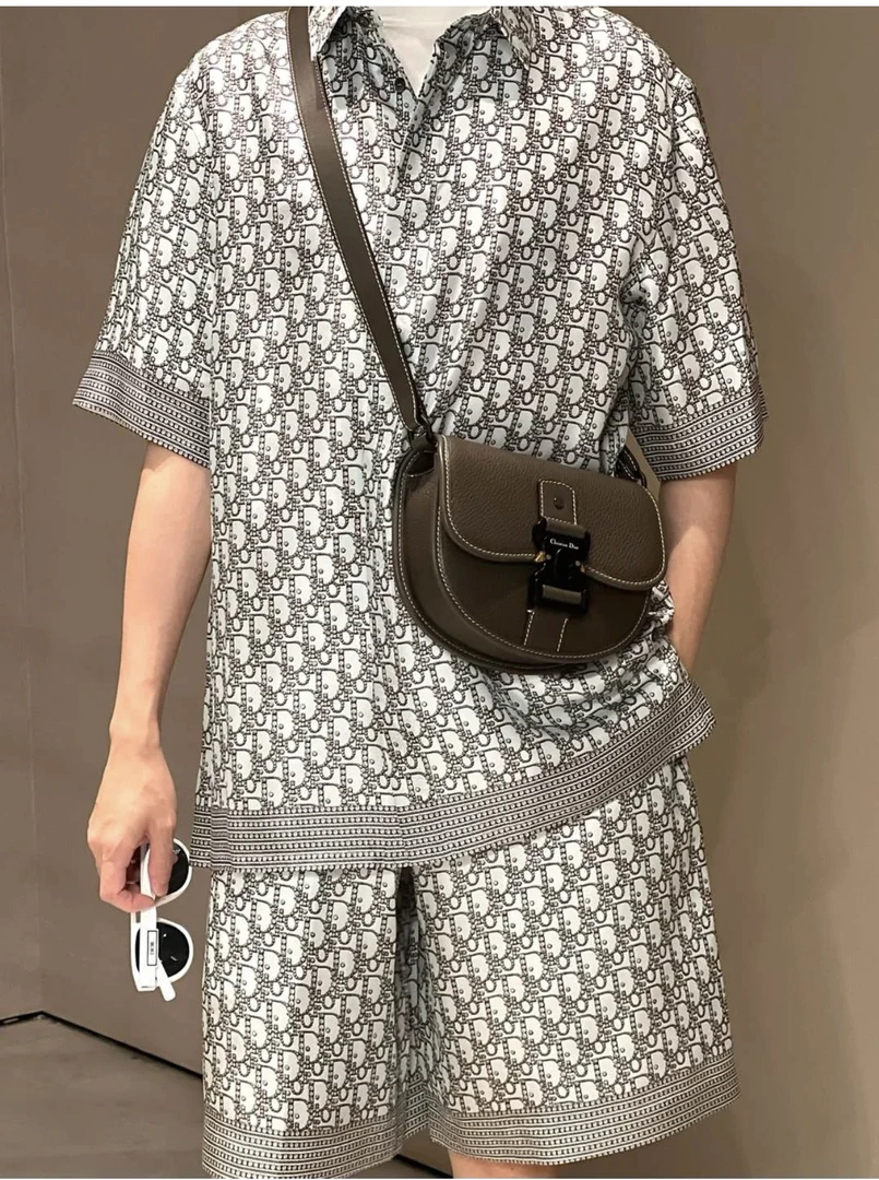 全新未使用 DIOR/迪奥 男士蓝色满印老花夏季桑蚕丝短裤时尚休闲