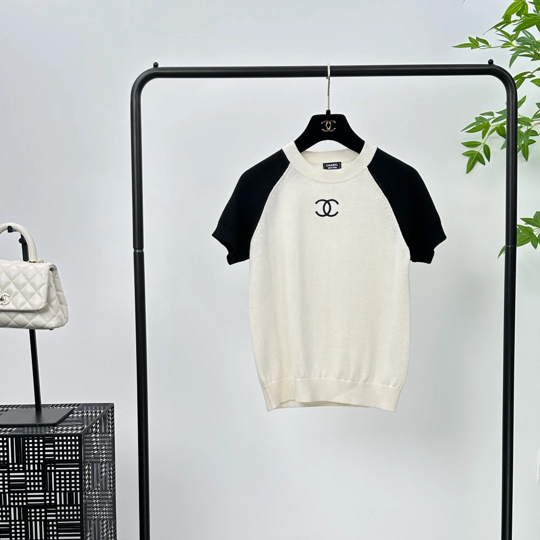全新未使用 Chanel/香奈儿 女士员工服黑白拼针织短袖129548
