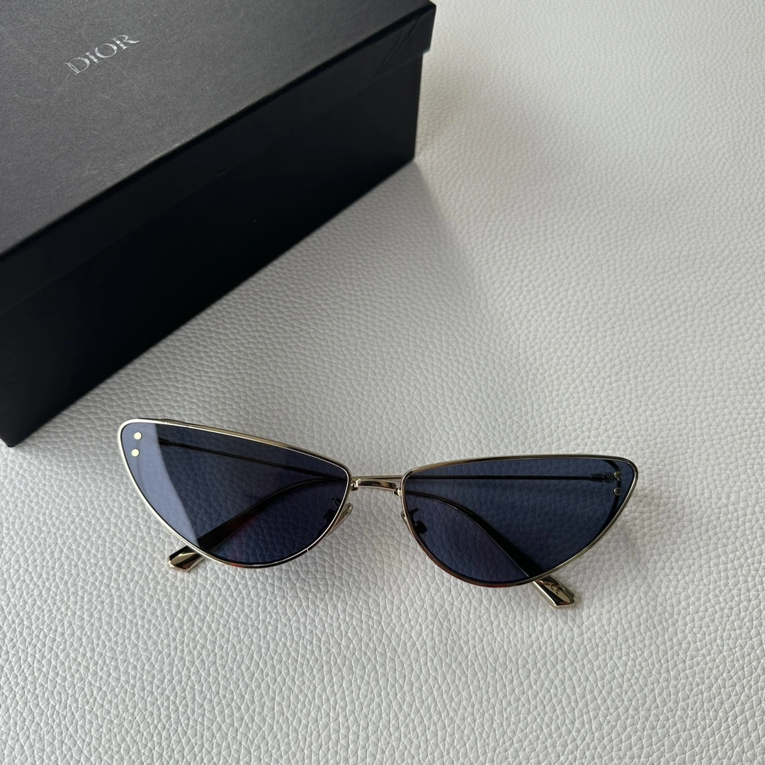 全新未使用 DIOR/迪奥 女士猫眼太阳眼镜显气质时尚百搭款129374