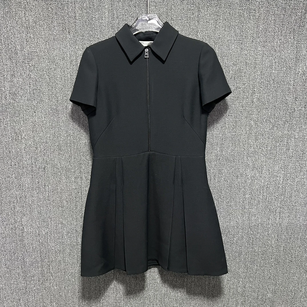 全新未使用 DIOR/迪奥 迪奥 女士 黑色经典款连衣裙显瘦 129080