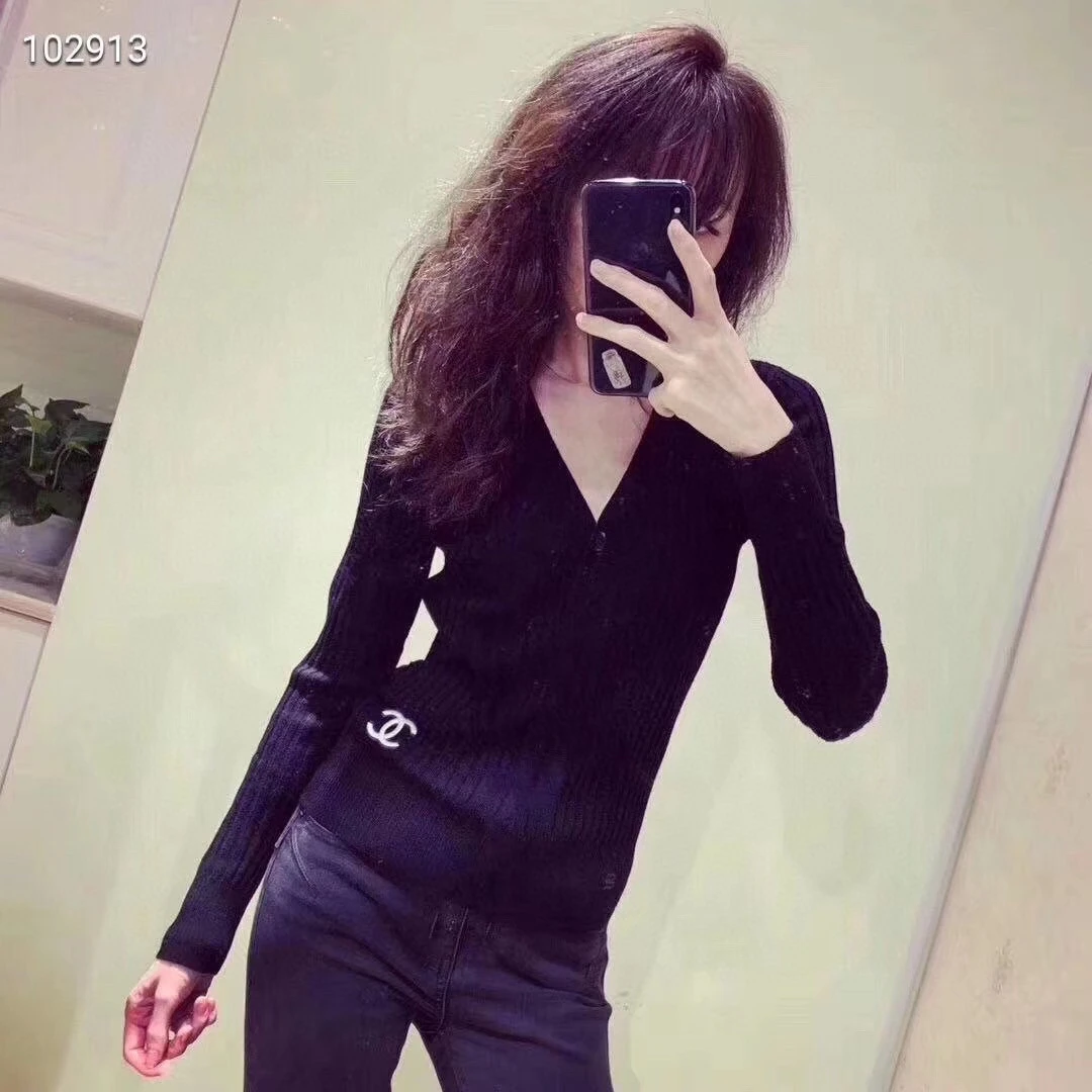 全新未使用 Chanel/香奈儿 超好看的四扣女士针织衫员工装 129524