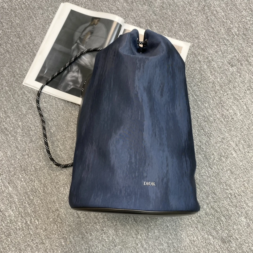 全新未使用 DIOR/迪奥 男士轻便尼龙拼皮深蓝色休闲篮球健身背包