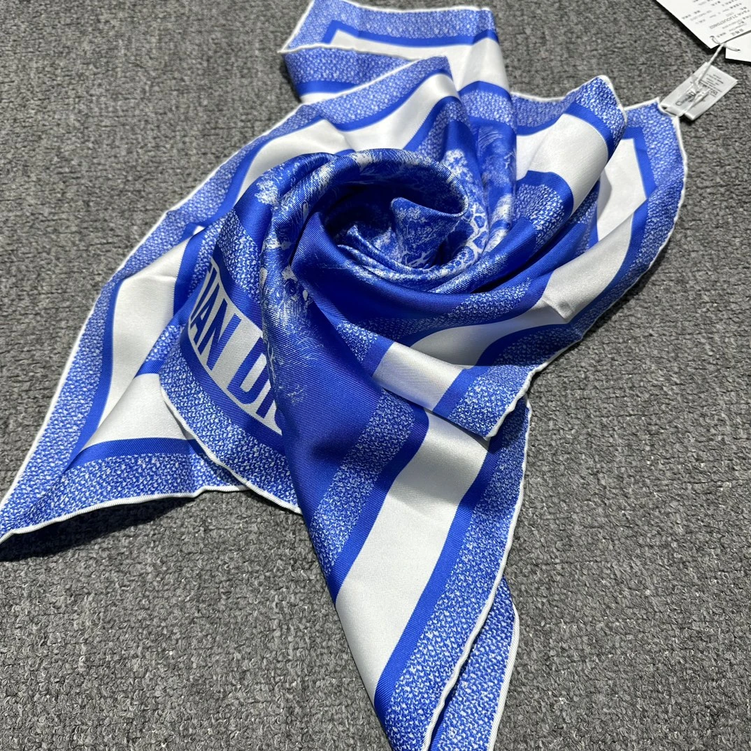 全新未使用 DIOR/迪奥 女士蓝色动物园系列桑蚕丝丝巾时尚百搭款