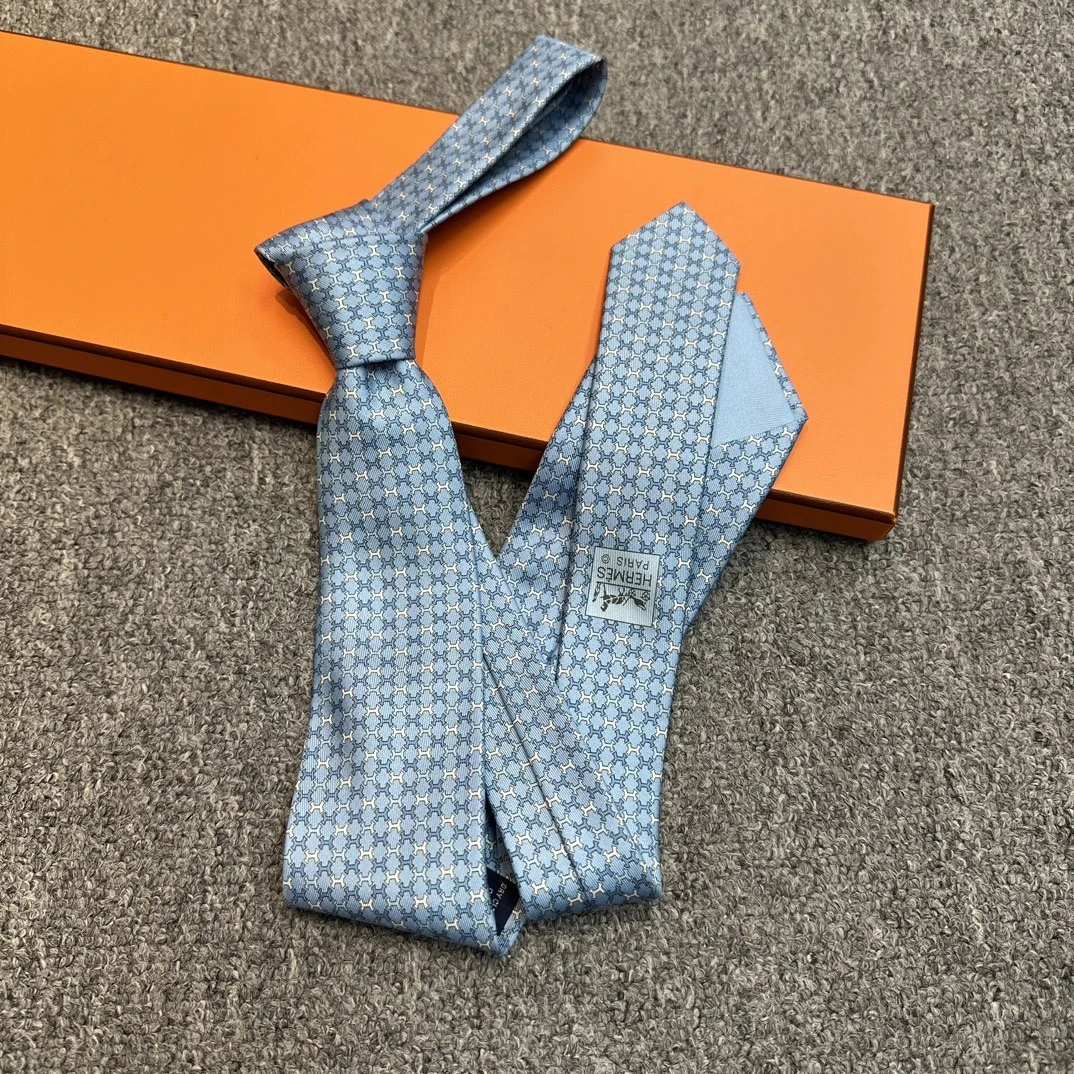 全新未使用 Hermes/爱马仕 爱马仕 男士淡蓝色H logo领带时尚款式