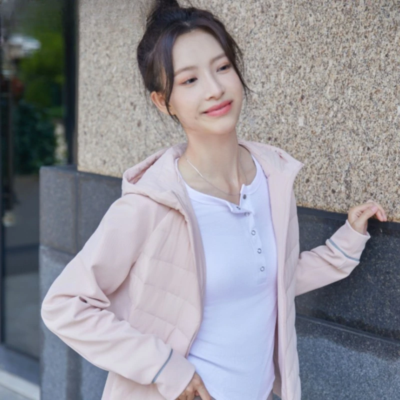 波司登【700+鹅绒】新款女士户外运动秋冬时尚休闲轻薄羽绒服3704