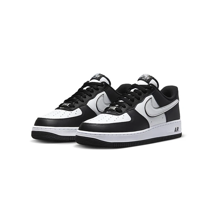 NIKE/耐克AIR FORCE 1 男子 时尚白黑低帮复古运动鞋DV0788001*JX
