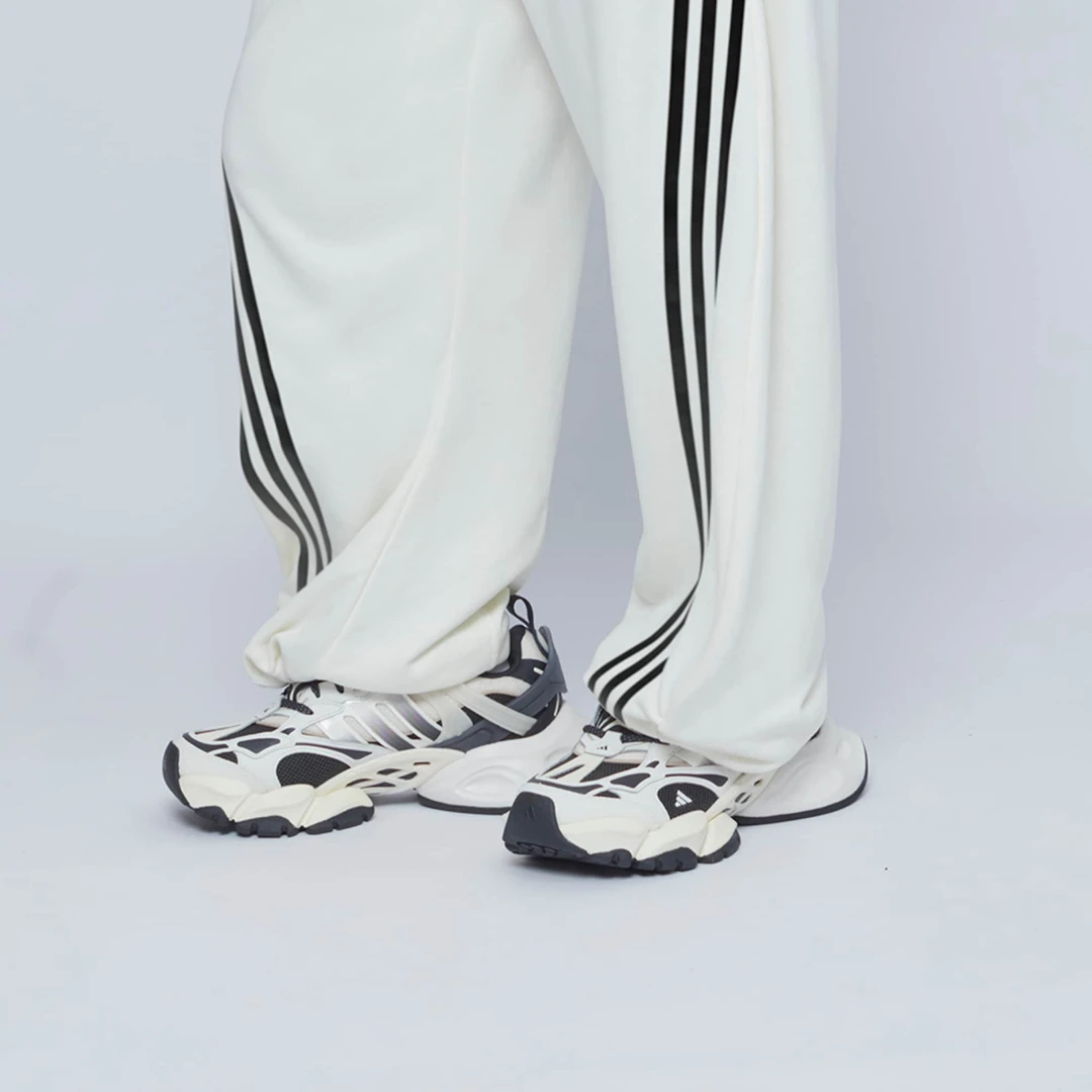 【万象城AD SWC】阿迪达斯男女同款厚底运动休闲跑步鞋JR0577